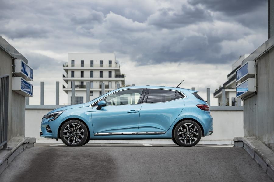  Renault Clio E-TECH 2020 года  (WW) (фото 17 из 33)